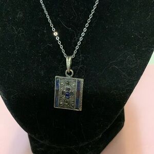 Beautiful necklace 18”